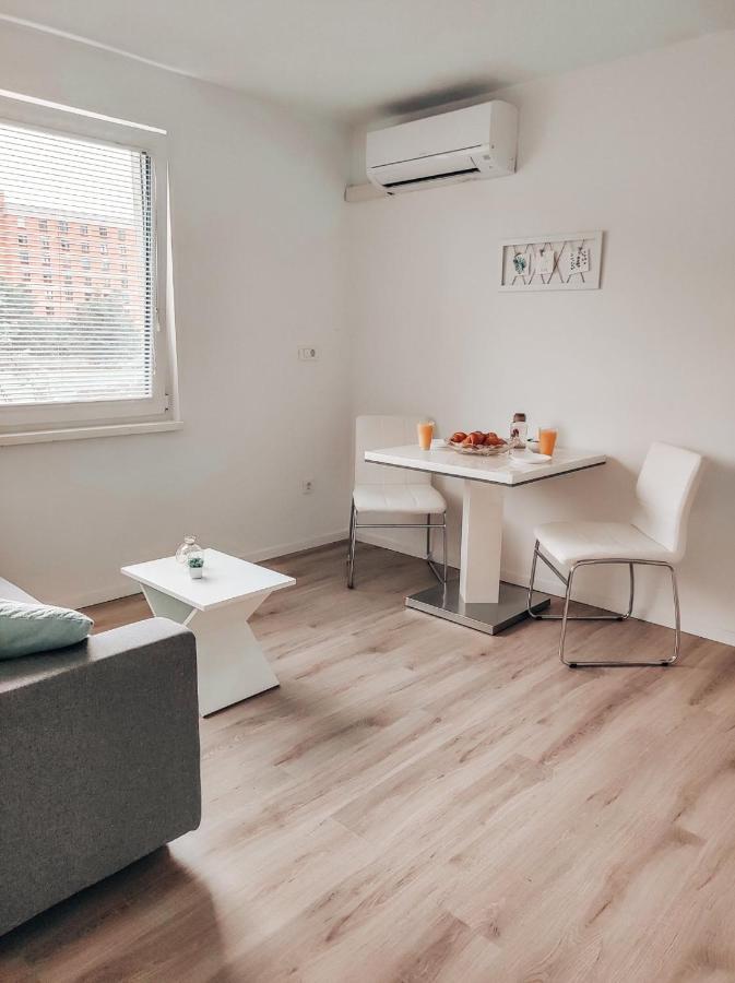 Studio Apartment Sanya #2 류블랴나 외부 사진